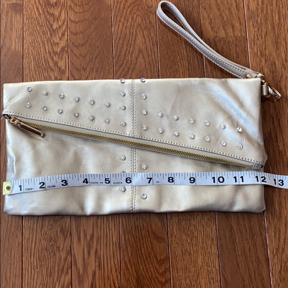 Light Gold Purse With Rhinestones - Picture 8 of 9